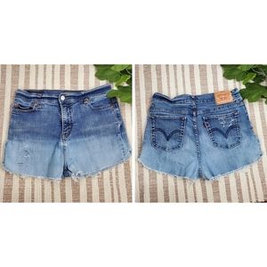 CLOSET CLOSING! Levi's • 512 High Rise Ombre Cutoff Shorts